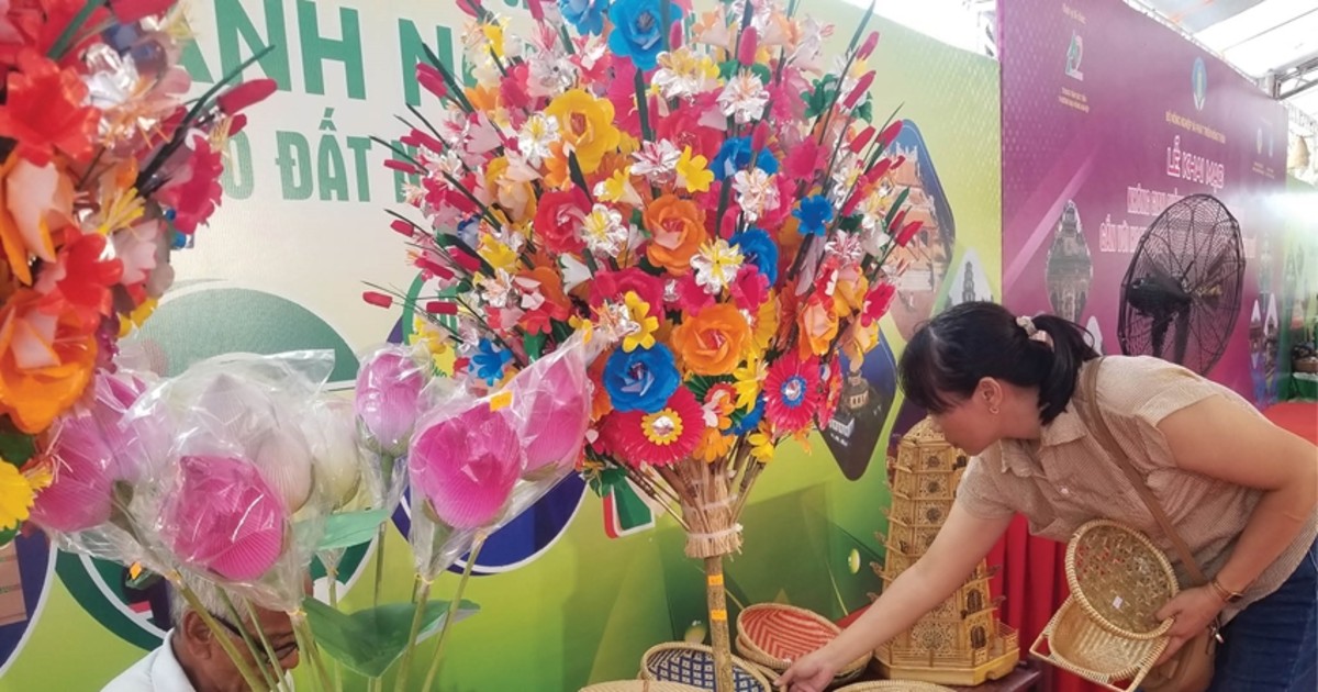 Nâng cao năng lực thương mại điện tử cho hợp tác xã, hộ kinh doanh tại Huế