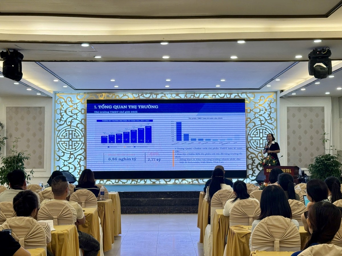 Hội nghị tập huấn nâng cao năng lực thương mại điện tử tại Huế.