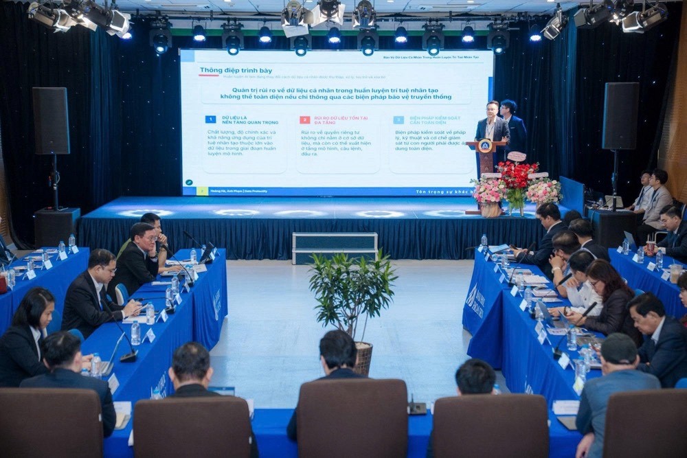 Theo ông Hoàng Hà, một trong những thay đổi rõ nét nhất là ranh giới giữa bảo vệ dữ liệu cá nhân, an ninh mạng và quản trị công nghệ đang dần biến mất.