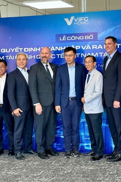 HCM City launches strategic advisory board for International Financial Center