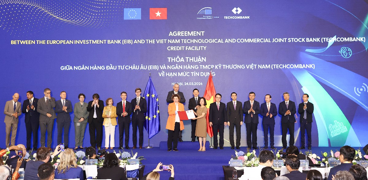 Techcombank và Ngân hàng Đầu tư Châu Âu (EIB) công bố khoản vay trị giá 200 triệu EUR thúc đẩy tín dụng xanh tại Việt Nam hồi tháng 3/2026. Ảnh Techcombank.