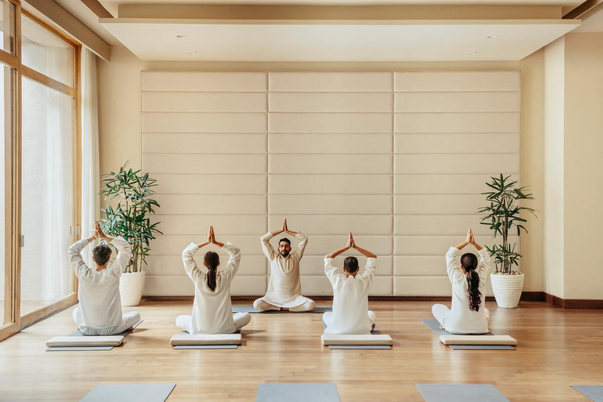 Nghiên cứu đã chỉ ra mối quan hệ trực tiếp giữa yoga, thiền định và sức khỏe đường ruột. Ảnh: Wiztrek