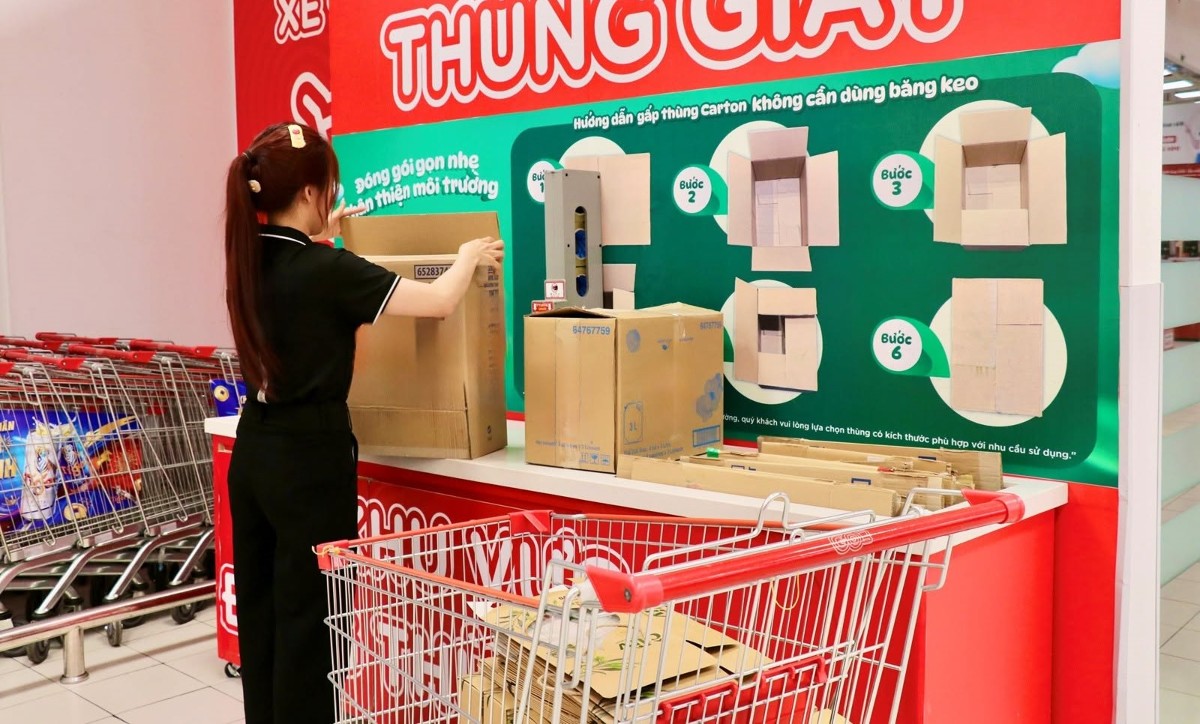 Central Retail Việt Nam khuyến khích khách hàng mang theo túi riêng hoặc sử dụng thùng giấy miễn phí.