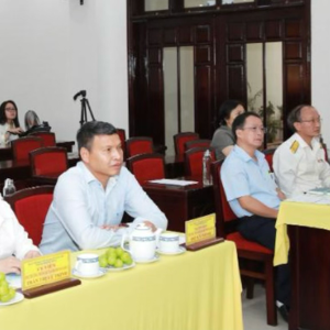 Phó Chủ tịch Thường trực UBND TP. Đà Nẵng,Trưởng ban Chỉ đạo Tổng điều tra kinh tế năm 2026 thành phố Hồ Kỳ Minh (hàng đầu người thứ 2 từ trái sang) chủ trì tại điểm cầu Đà Nẵng. Ảnh VP UBND TP. Đà Nẵng.