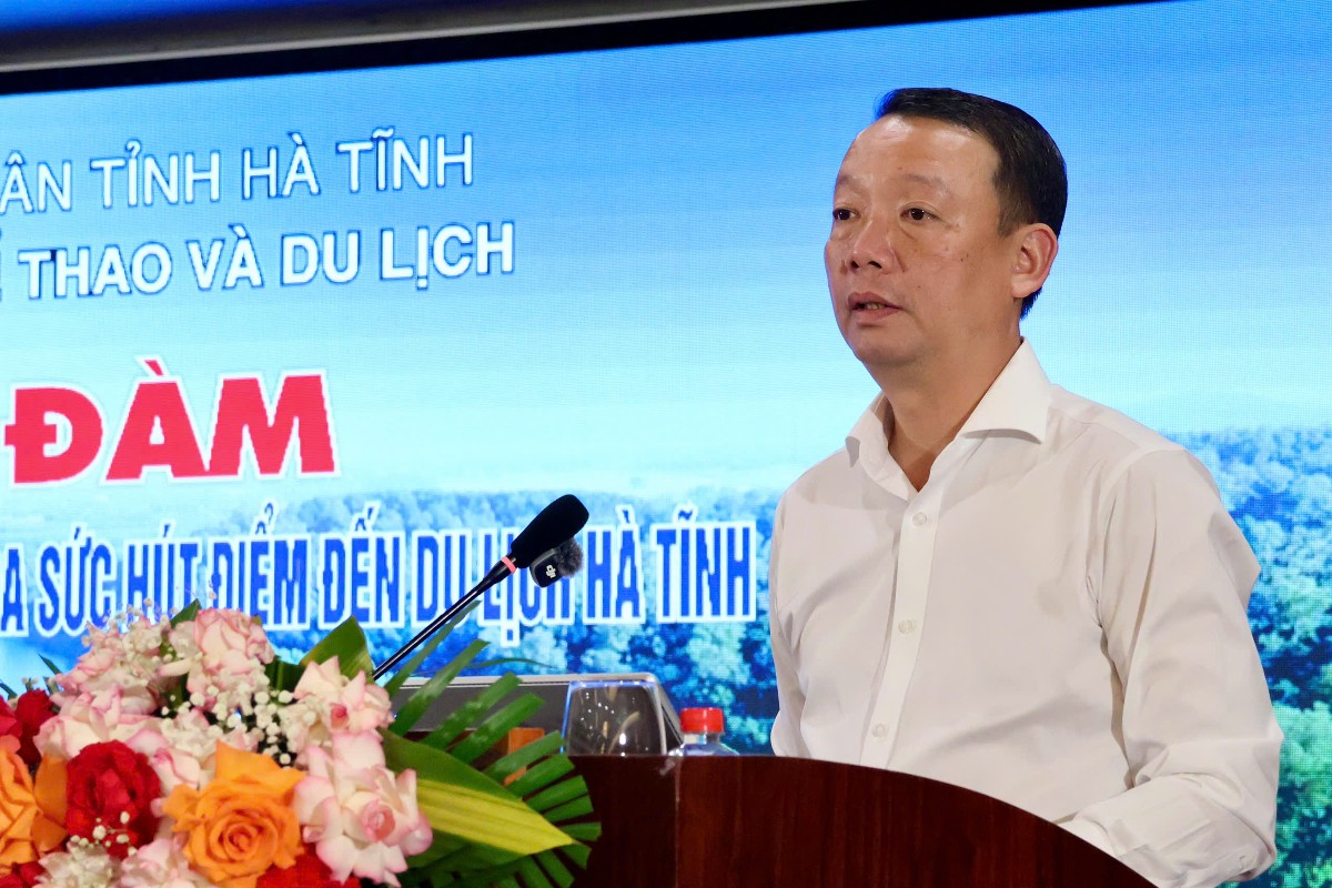 Chủ tịch UBND tỉnh Hà Tĩnh Phan Thiên Định phát biểu định hướng phát triển công tác truyền thông du lịch.