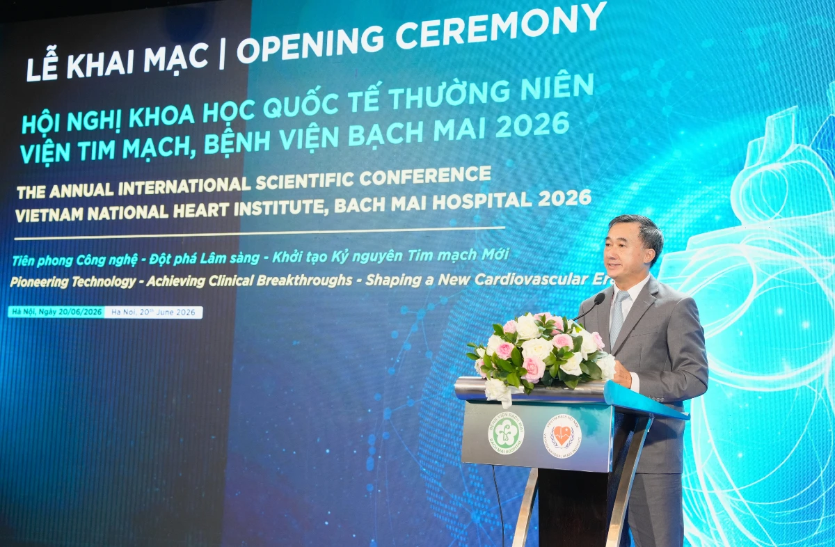 GS.TS Trần Văn Thuấn, Thứ trưởng Bộ Y tế, Chủ tịch Hội đồng Y khoa Quốc gia phát biểu tại hội nghị. Ảnh: Viện Tim mạch Việt Nam