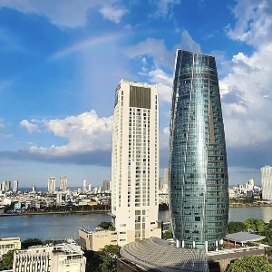 Trung tâm Hành chính Đà Nẵng (tòa nhà bên phải).