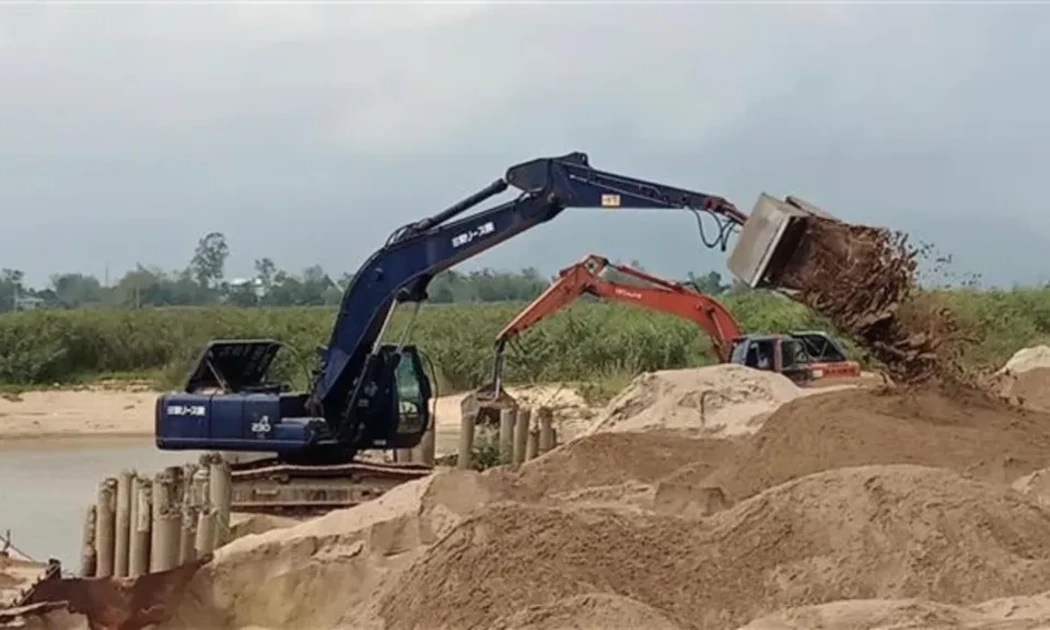 Hà Nội đề xuất cơ chế điều tiết vật liệu xây dựng liên vùng - Ảnh: TTXVN