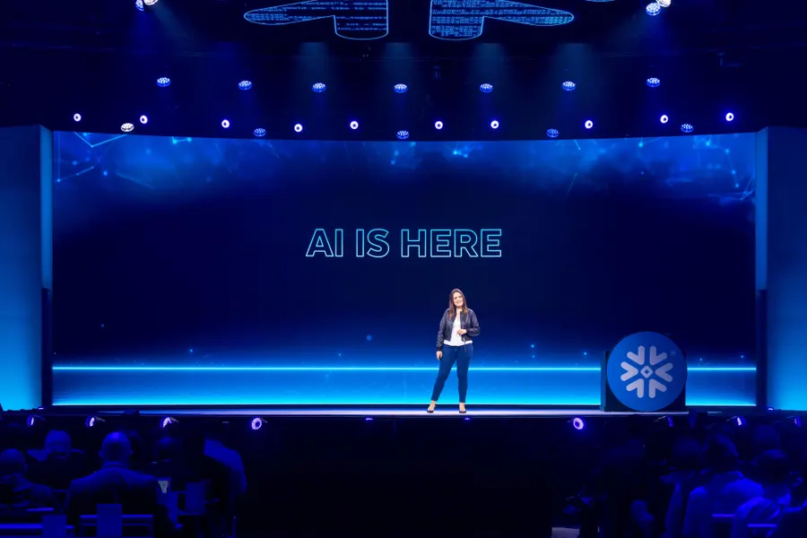 AI đang mở ra một cuộc cạnh tranh mới. Ảnh: Forbes