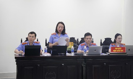 Đại diện Viện kiểm sát giữ quyền công tố tại tòa. Ảnh: Như Nguyệt.
