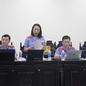 Đại diện Viện kiểm sát giữ quyền công tố tại tòa. Ảnh: Như Nguyệt.