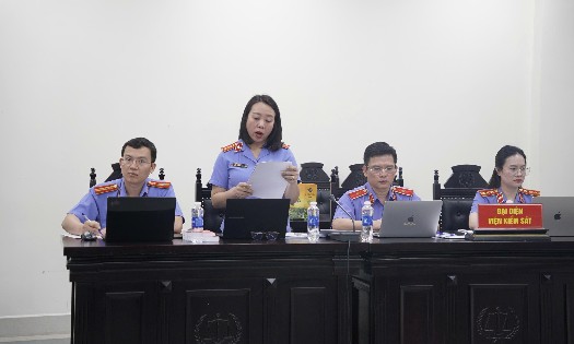 Đại diện Viện kiểm sát giữ quyền công tố tại tòa. Ảnh: Như Nguyệt.