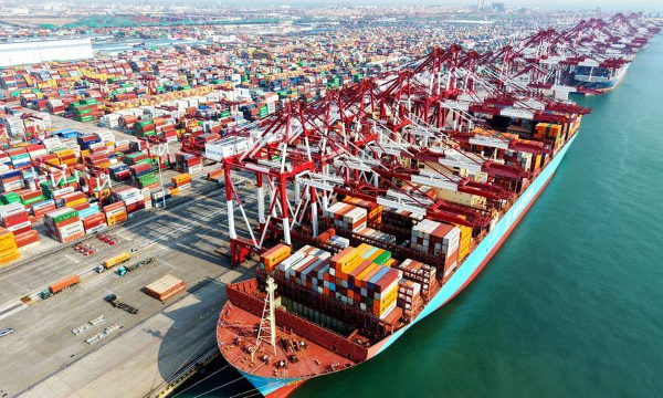 Trung Quốc: Xuất khẩu và nhập khẩu đều tăng trưởng vượt xa dự báo