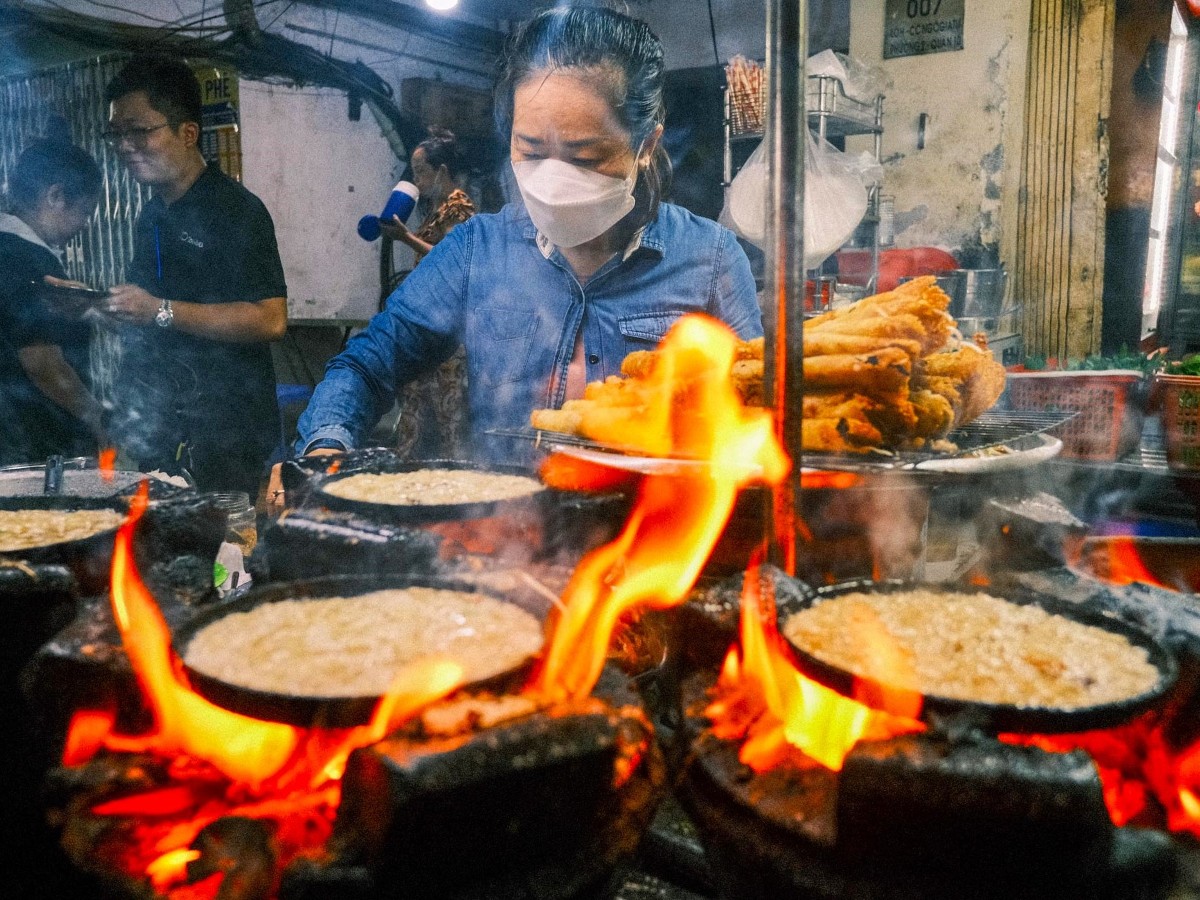Năm 2026, Michelin Guide tiếp tục dành sự quan tâm đến những món ăn đường phố làm nên nét riêng, góp phần khẳng định thương hiệu ẩm thực Việt Nam. Ảnh: Vietam Coracle