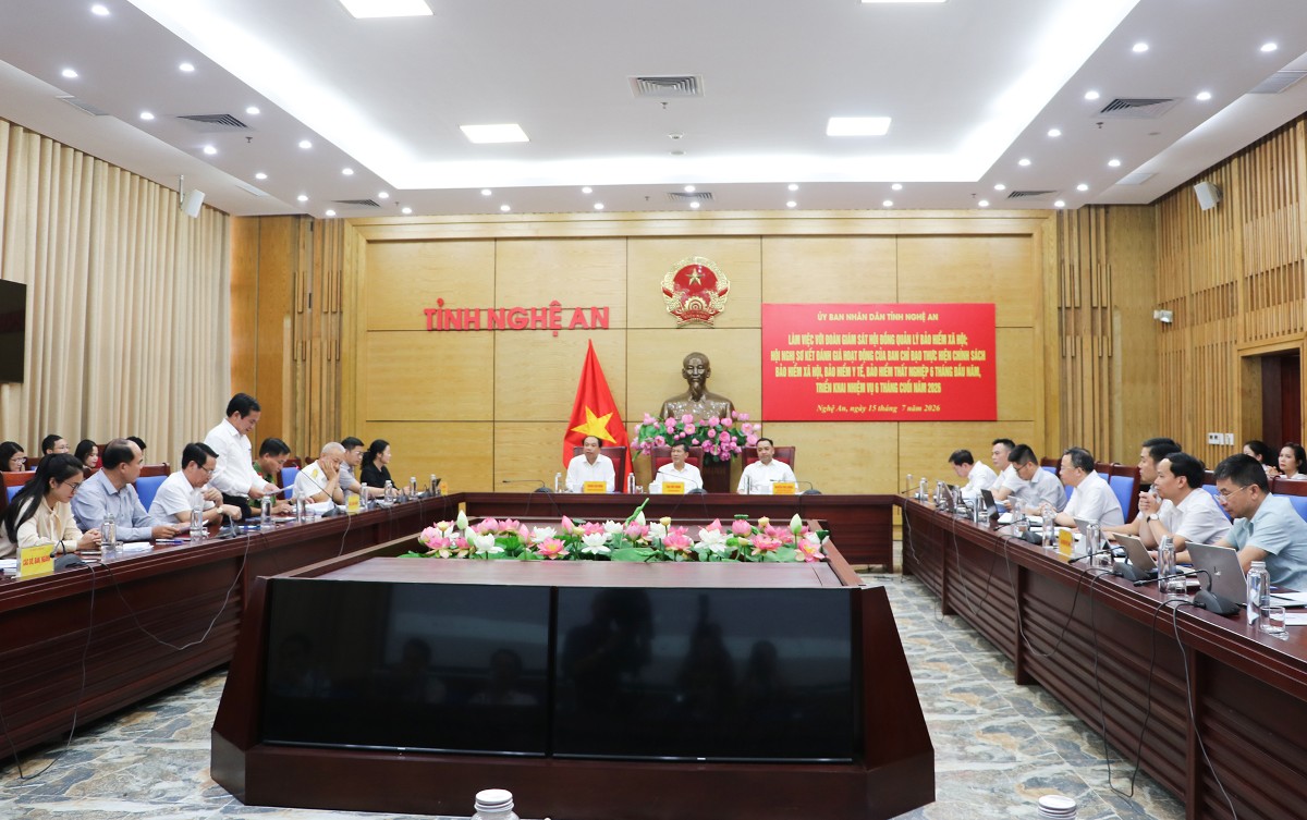 Quang cảnh buổi làm việc. Ảnh: Cổng TTĐT tỉnh Nghệ An