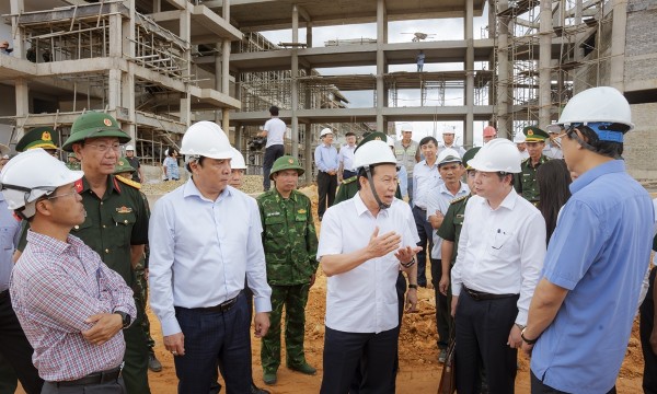 Phó Thủ tướng Lê Tiến Châu kiểm tra tiến độ xây dựng trường nội trú tại các xã biên giới Huế