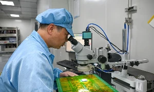 6 tháng đầu năm 2026, Trung Quốc đã xuất khẩu 179,44 tỷ mạch tích hợp (IC), đạt tổng kim ngạch 177,28 tỷ USD, tăng hơn 96% so với cùng kỳ năm trước. Ảnh: SCMP
