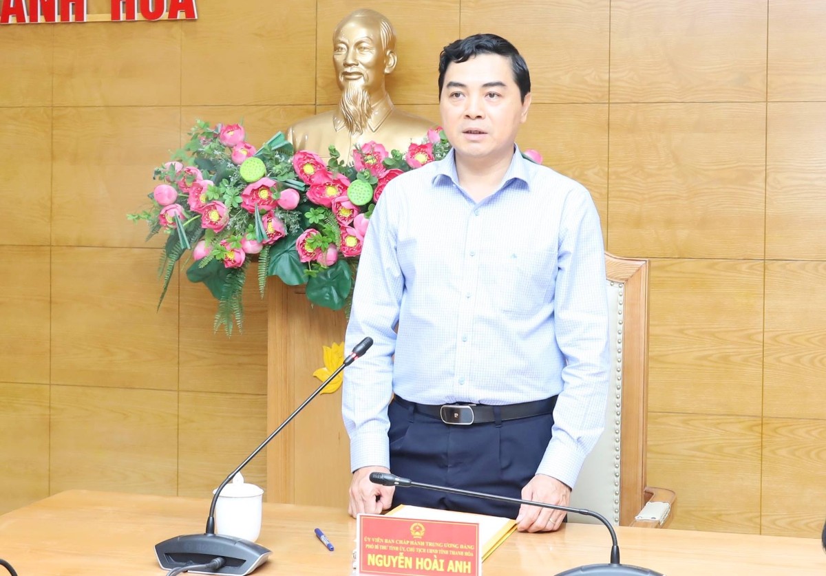 Chủ tịch UBND tỉnh Nguyễn Hoài Anh phát biểu khai mạc hội nghị. Ảnh: Xuân Nghĩa.