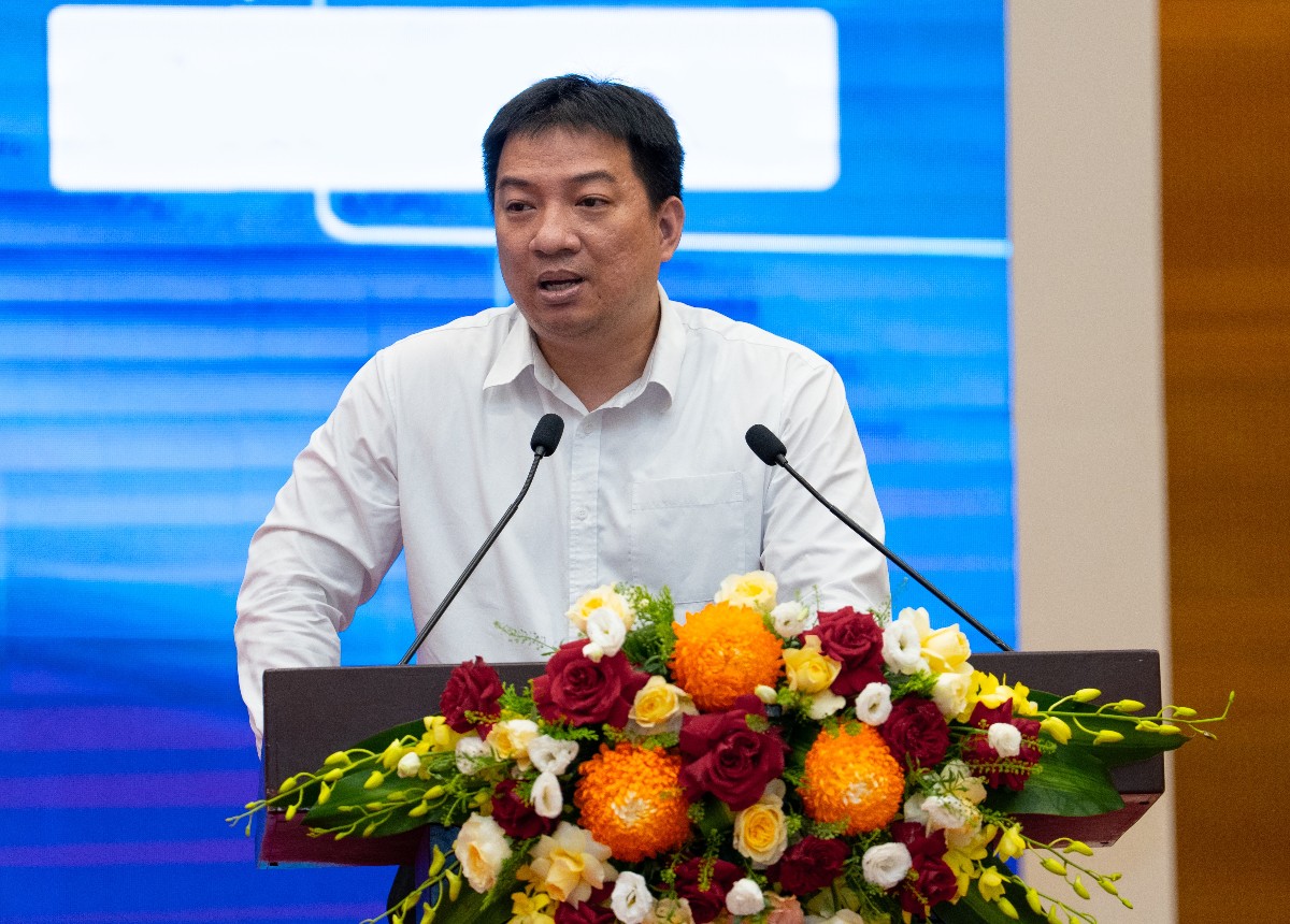TS. Hồ Đức Thắng, Viện trưởng Viện Công nghệ số và Chuyển đổi số quốc gia tham luận tại Diễn đàn. Ảnh: PV.