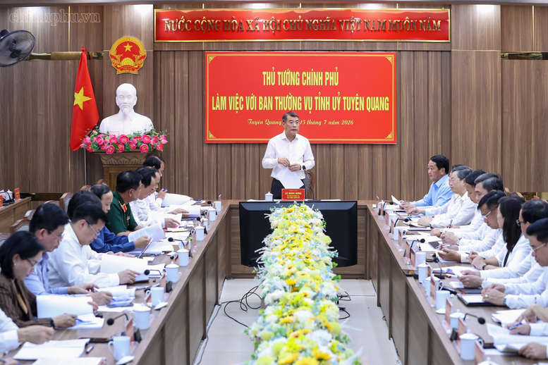 Thủ tướng chỉ đạo tập trung đẩy nhanh giải ngân vốn đầu tư công, phải cam kết đến cuối năm 2026 đạt 100% - Ảnh: VGP/Nhật Bắc