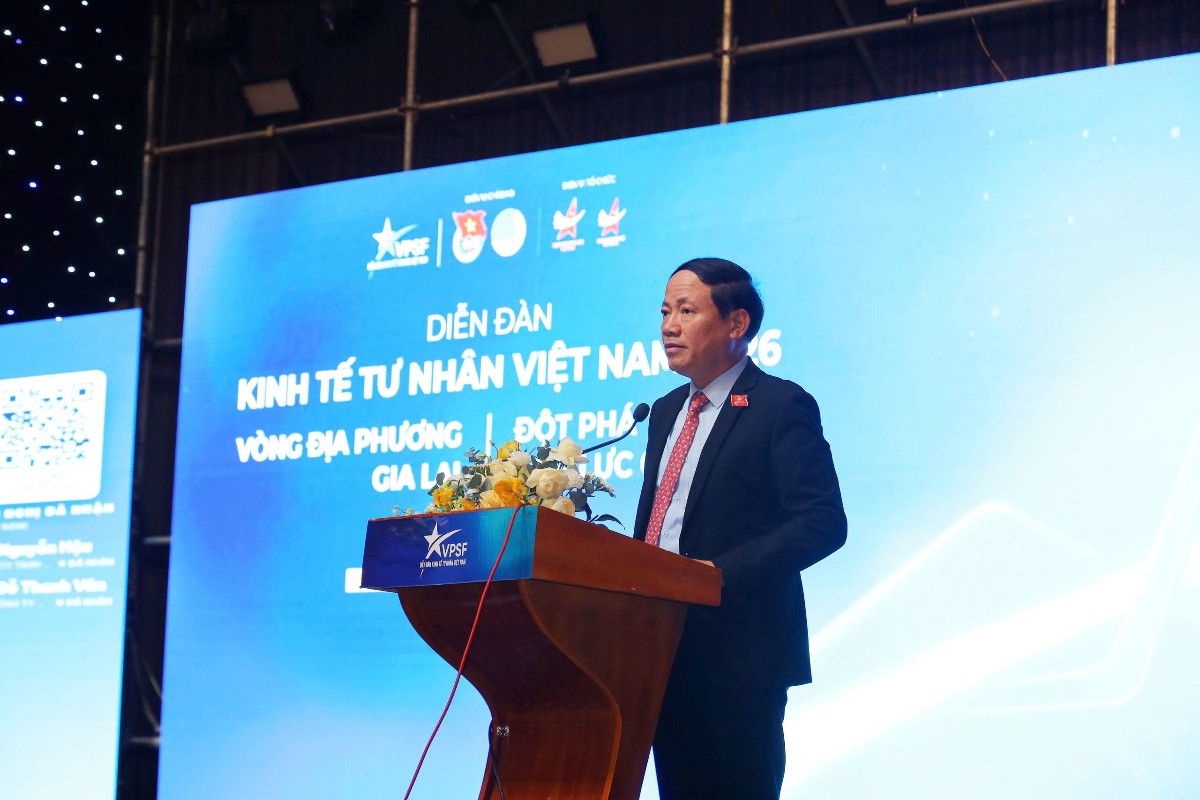 Chủ tịch UBND tỉnh Gia Lai Phạm Anh Tuấn phát biểu tại Vòng đối thoại tại Gia Lai. Ảnh: Hội DNT Việt Nam.
