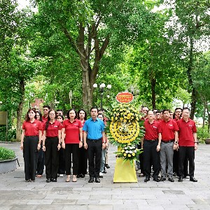 Đoàn công tác Agribank đã thành kính dâng hương tại Khu di tích lịch sử Căng và Đồn Nghĩa Lộ (thuộc tỉnh Lào Cai).