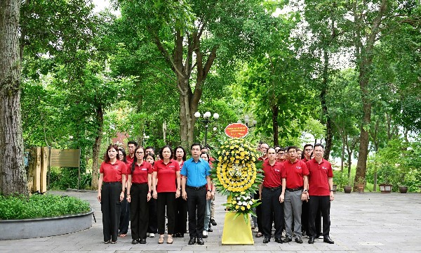 Công đoàn Agribank về nguồn tri ân, kết nối giá trị, chung tay vì tương lai xanh