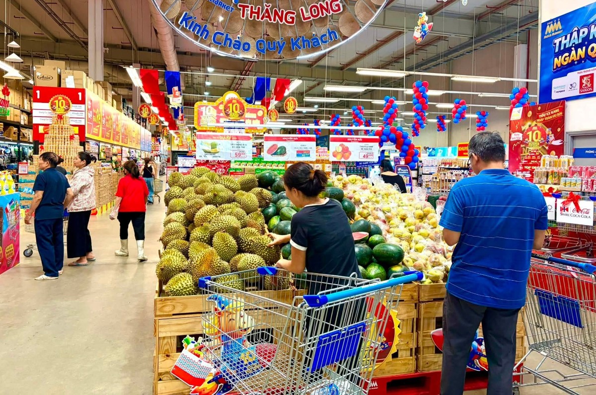 Hệ thống bán lẻ đang giới thiệu hàng loạt ưu đãi hấp dẫn với mức giá tiết kiệm. Ảnh: MM Mega Market