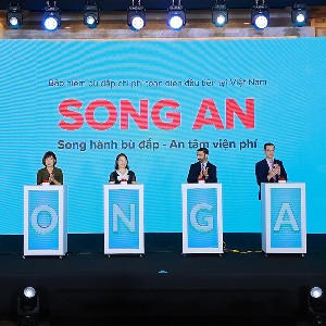Techcom Insurance chính thức ra mắt sản phẩm Bảo hiểm sức khỏe Song An - sản phẩm bảo hiểm bù đắp chi phí đầu tiên tại Việt Nam song hành cùng Bảo hiểm Y tế toàn dân. Ảnh Techcom Insurance.