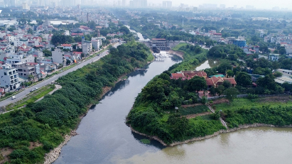 Hanoi approves a $2.8 bln project to upgrade dikes and clean up Nhue River