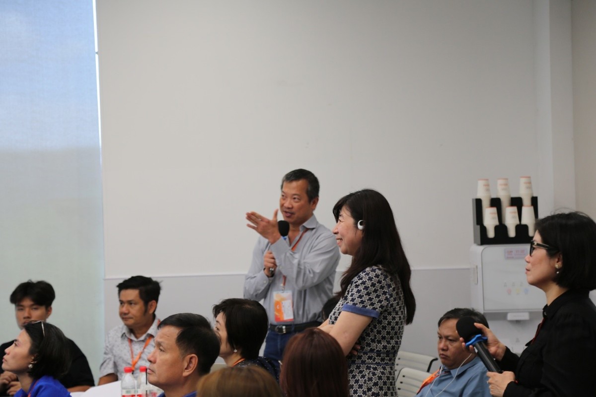 Lớp học được thiết dưới dạng trao đổi hai chiều giữa diễn giả và người học tạo không khí thân thiện, cởi mở. Ảnh: VPBank SME.