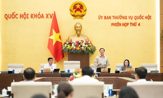 Phó Chủ tịch Quốc hội Nguyễn Khắc Định điều hành Phiên họp. Ảnh: Cổng thông tin điện tử Quốc hội.