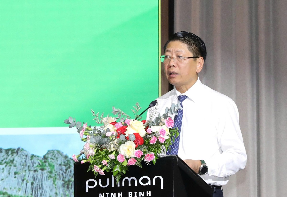 Ông Trần Song Tùng, Ủy viên Ban Thường vụ Tỉnh ủy, Phó Chủ tịch Thường trực UBND tỉnh phát biểu tại Hội thảo (Ảnh: BQL Danh thắng Tràng An)