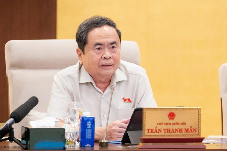 Ủy viên Bộ Chính trị, Chủ tịch Quốc hội Trần Thanh Mẫn yêu cầu cần luật hóa cơ chế hậu kiểm bằng công nghệ, áp dụng truy xuất nguồn gốc, mã QR và quy định rõ nguồn lực tài chính cho hoạt động giám sát tại địa phương nhằm tránh tình trạng buông lỏng quản lý. Ảnh:quochoi.vn