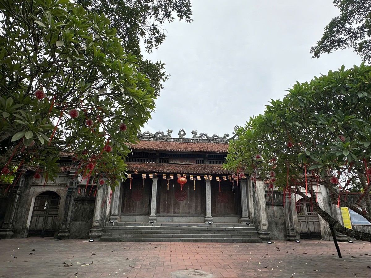 Chùa Bà Đanh trong quần thể (Ảnh: BQL Danh thắng Tràng An)