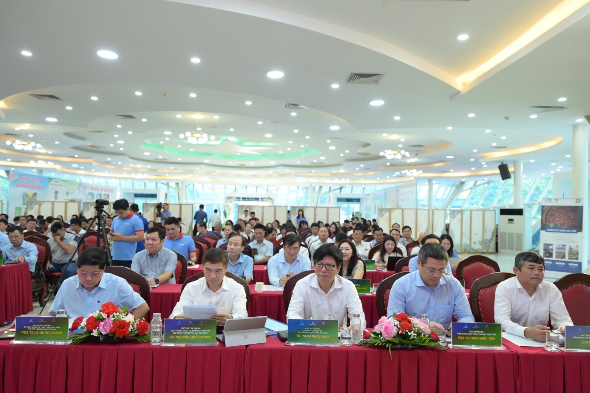 Quang cảnhh Diễn đàn. Ảnh: Duy Học.