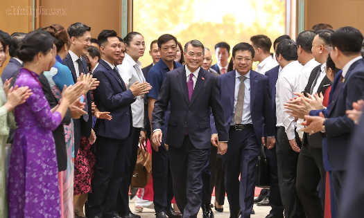 Sáng 18/7 tại trụ sở Chính phủ, Thủ tướng Chính phủ Lê Minh Hưng chủ trì Hội nghị Thường trực Chính phủ với cộng đồng doanh nghiệp. (Ảnh: VGP/Nhật Bắc).