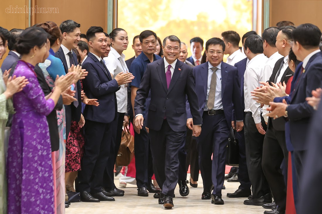 Sáng 18/7 tại trụ sở Chính phủ, Thủ tướng Chính phủ Lê Minh Hưng chủ trì Hội nghị Thường trực Chính phủ với cộng đồng doanh nghiệp. (Ảnh: VGP/Nhật Bắc).