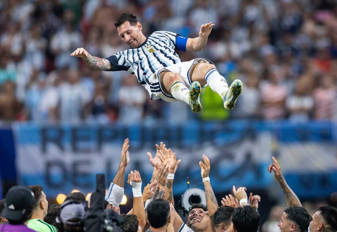 Lionel Messi sắp trở thành cầu thủ thứ hai trong lịch sử thi đấu ba trận chung kết World Cup. Ảnh: NPR