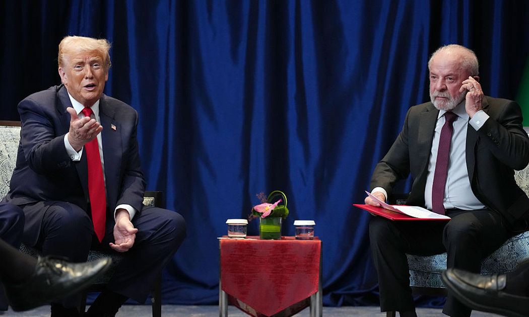 Tổng thống Mỹ Donald Trump gặp Tổng thống Brazil Luiz Inacio Lula da Silva tại Kuala Lumpur, Malaysia, ngày 26/10/2025 - Ảnh: Getty Images.