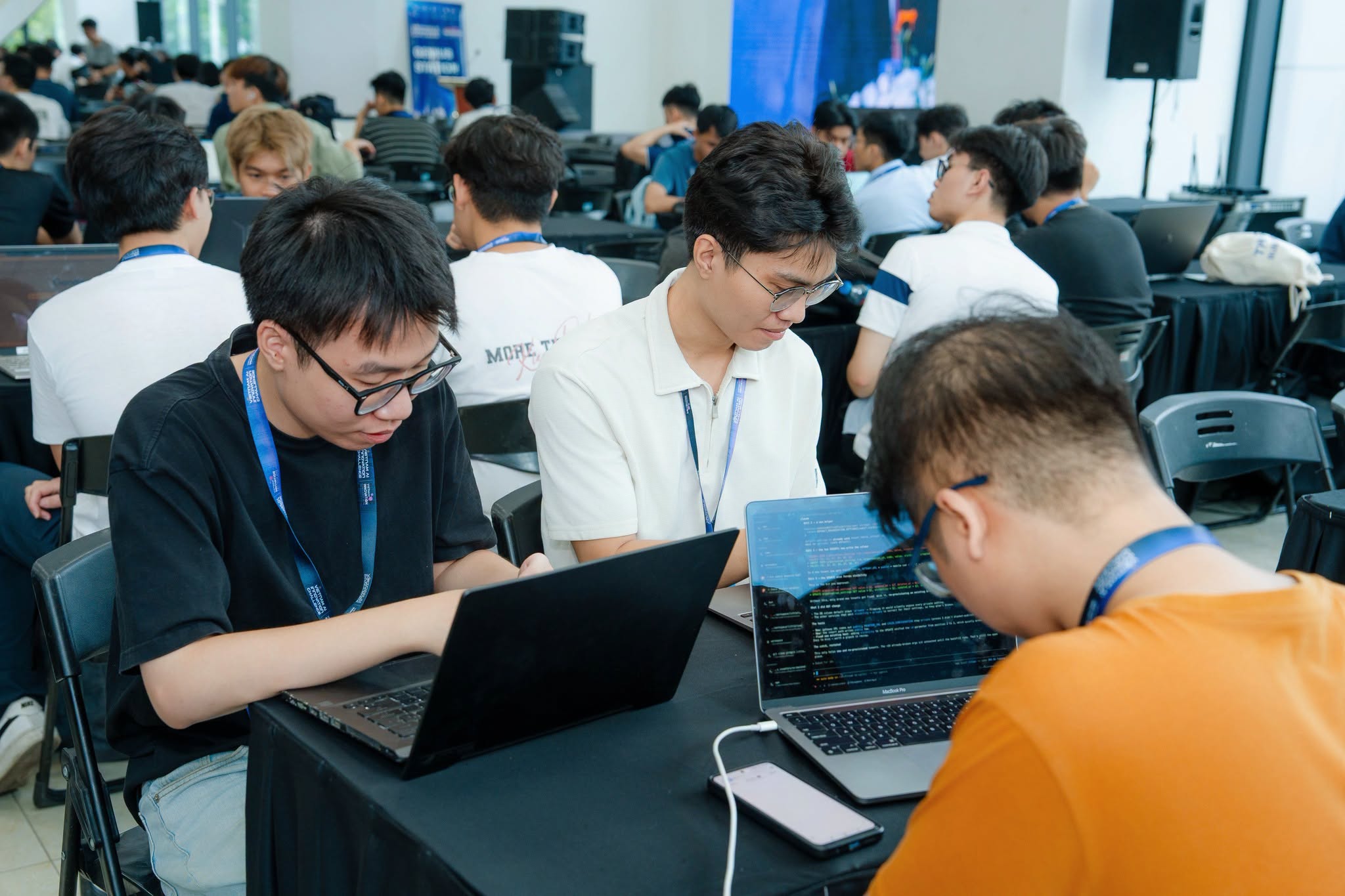 Các đội thi tại Viet Nam AI Innovation Challenge (VAIC) 2026. Ảnh: BTC