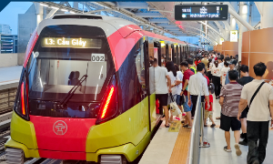 Khi mạng lưới metro được hình thành đồng bộ và phát triển theo mô hình TOD, người dân sẽ từng bước chuyển sang mô hình di chuyển đa phương thức - Ảnh: VnEconomy