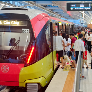 Khi mạng lưới metro được hình thành đồng bộ và phát triển theo mô hình TOD, người dân sẽ từng bước chuyển sang mô hình di chuyển đa phương thức - Ảnh: VnEconomy