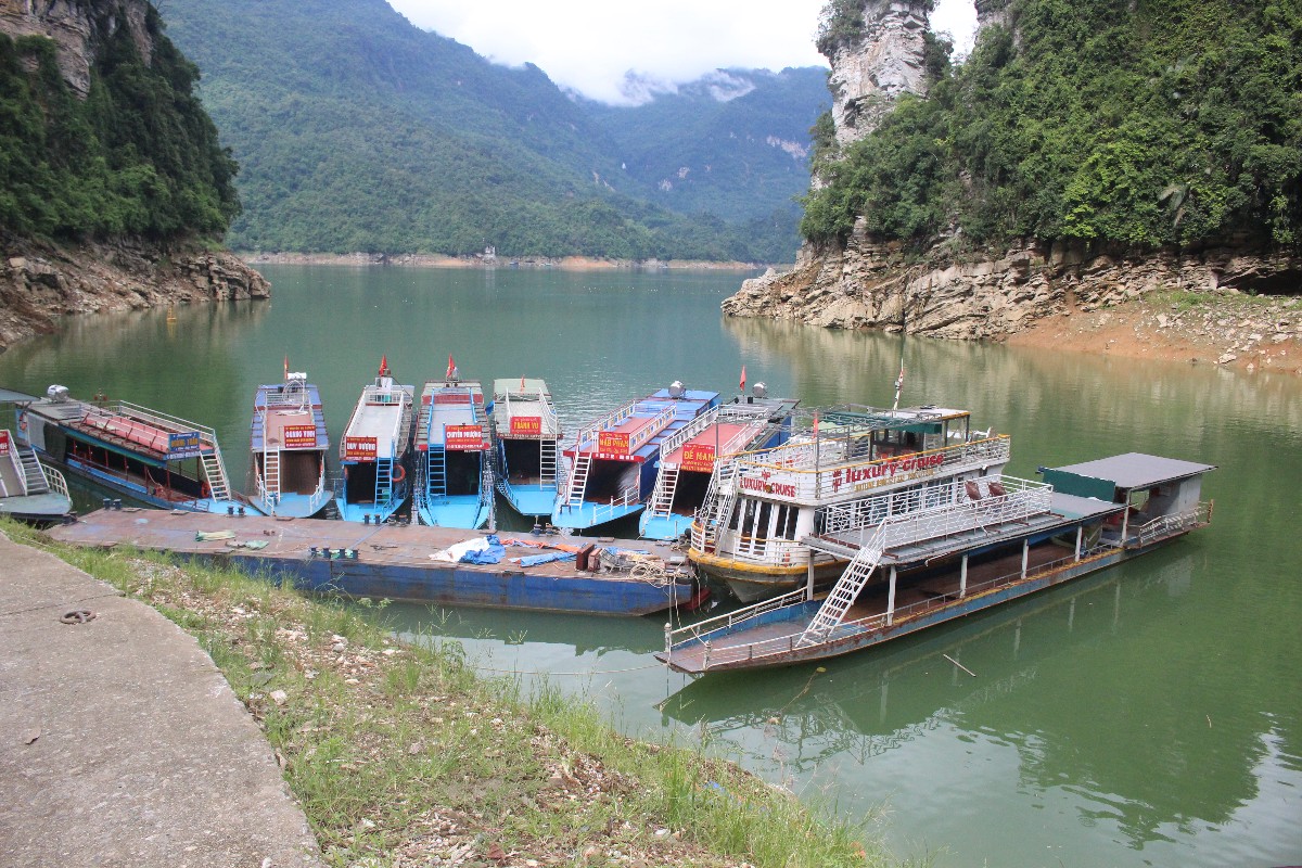 Một bến thuyền ở hồ Na Hang. Ảnh: Chu Khôi.