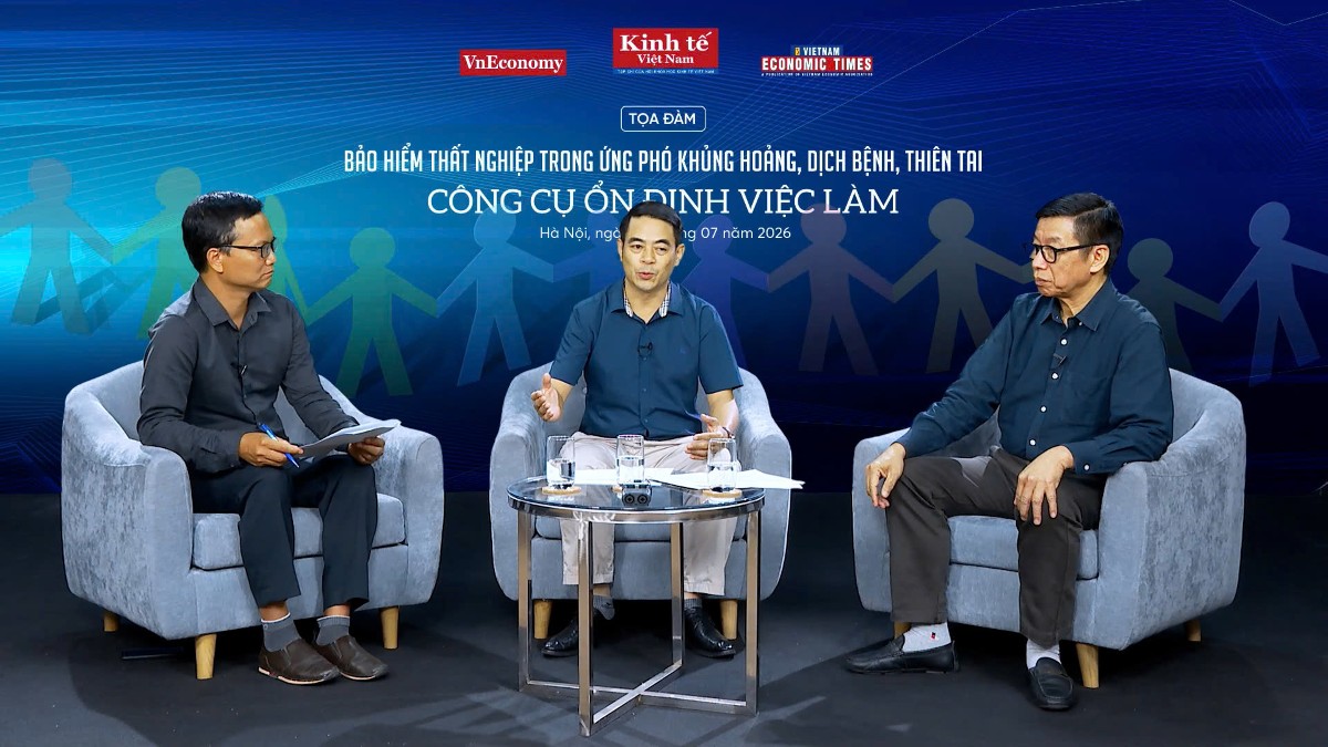 Tọa đàm “Bảo hiểm thất nghiệp trong ứng phó khủng hoảng, dịch bệnh, thiên tai: Công cụ ổn định việc làm”. Ảnh: Việt Tuấn.