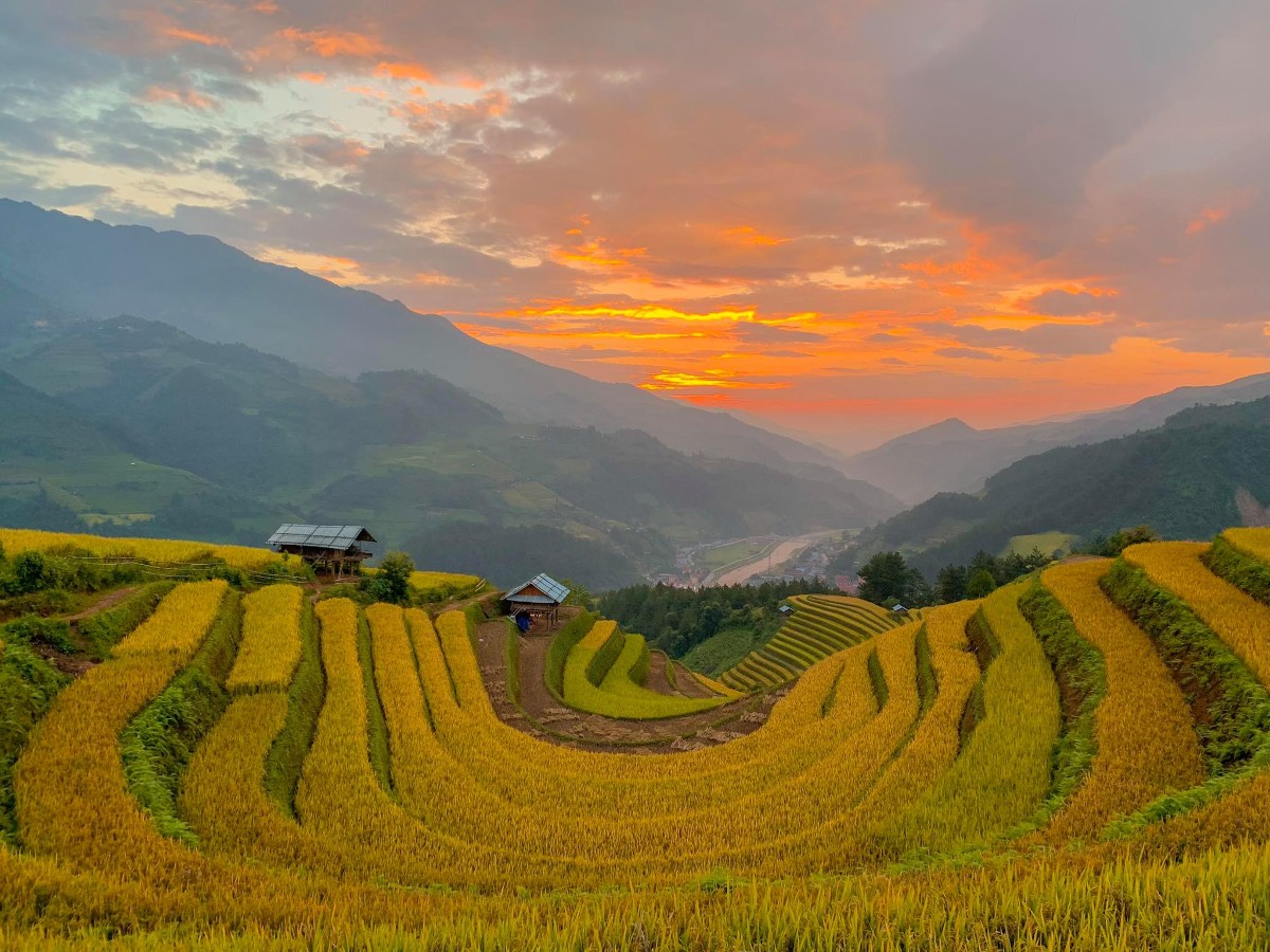Lào Cai tiến tới xây dựng thương hiệu “Trung tâm du lịch bốn mùa”, phát triển các sản phẩm du lịch quanh năm. Ảnh: Vietmoutain Travel