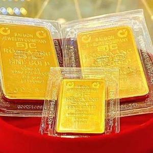 Giá mua, bán vàng miếng SJC giảm phổ biến 300 nghìn đồng/lượng. Nguồn: Công ty Vàng Bạc Đá Quý Sài Gòn (SJC)