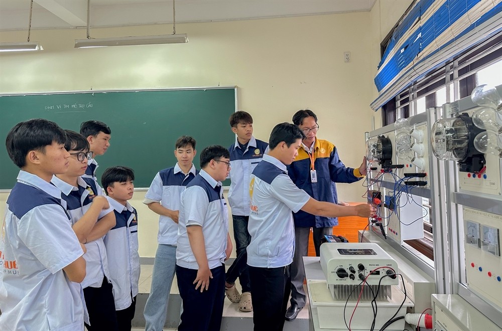 Huế chú trọng nâng cao chất lượng nguồn nhân lực. Ảnh: Cổng TTĐT Huế