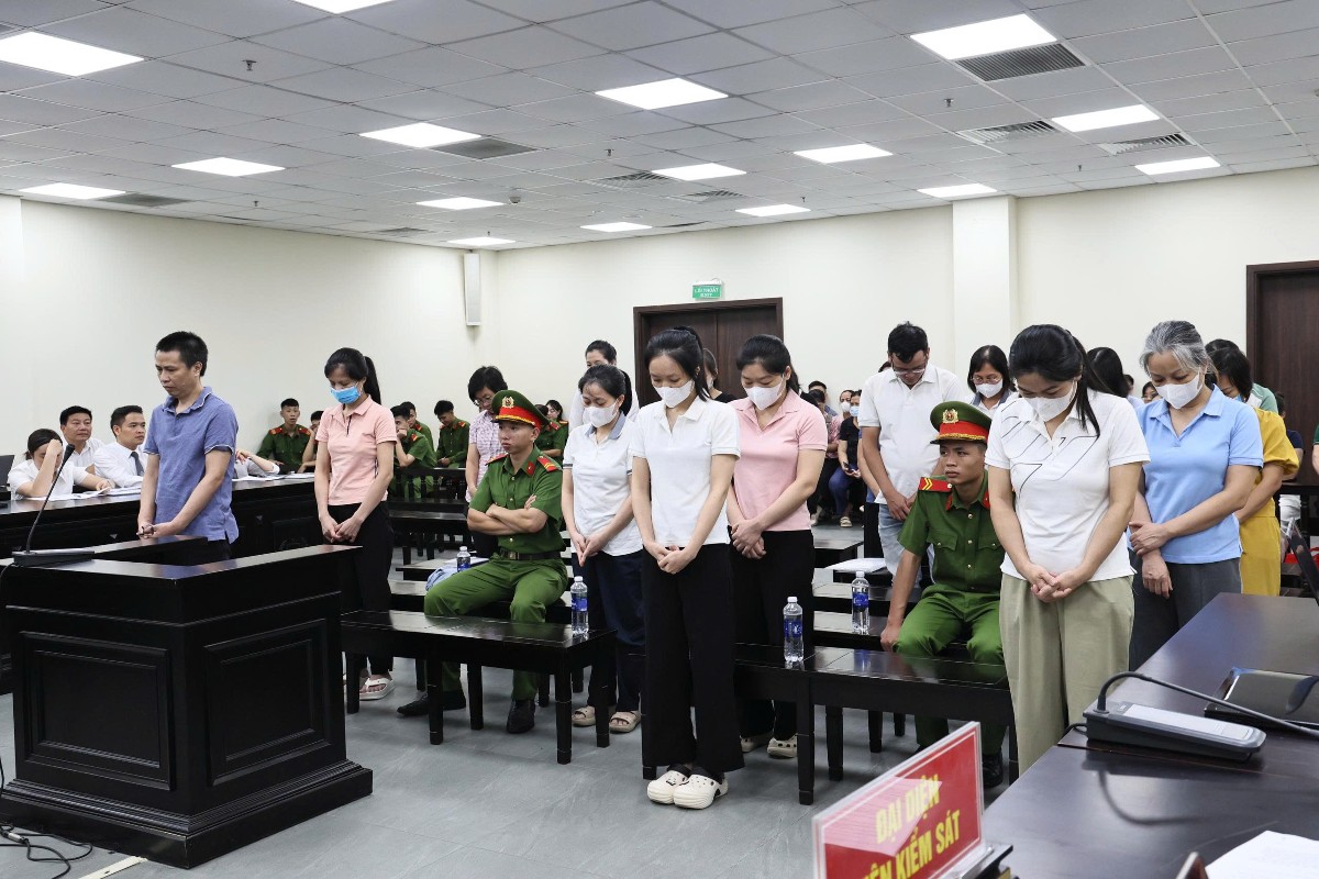 Các bị cáo nghe tuyên án. Ảnh: Như Nguyệt.