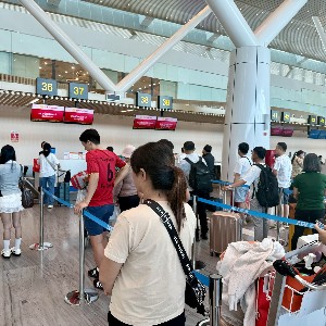 Hành khách chờ làm thủ tục tại nhà ga T3 Cảng hàng không quốc tế Tân Sơn Nhất - Ảnh minh họa/Ảnh: Thanh Thủy.